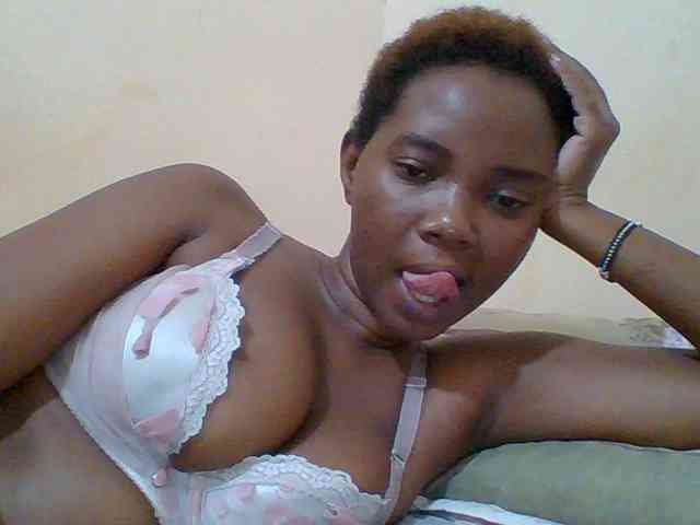 Sexyebonygal webcam