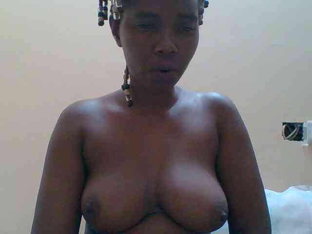 Sexyebonygal webcam