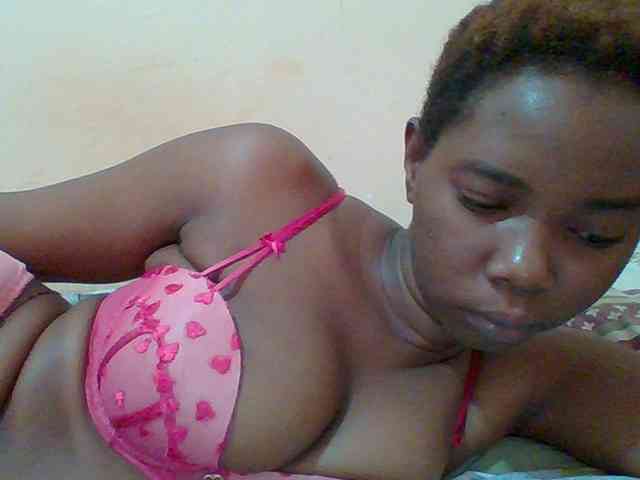 Sexyebonygal webcam