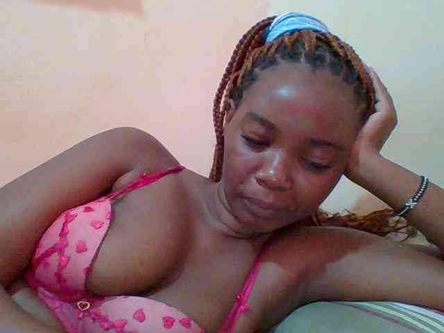 Sexyebonygal webcam