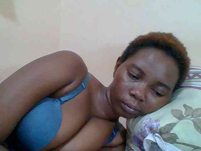 Sexyebonygal webcam