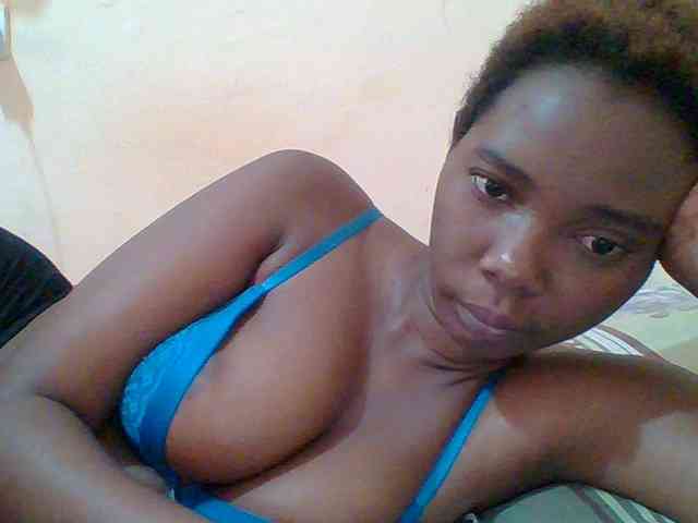 Sexyebonygal's webcam live show