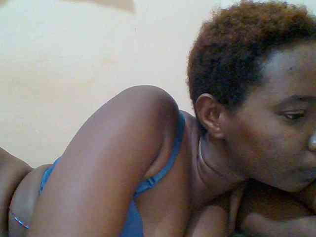 Sexyebonygal webcam