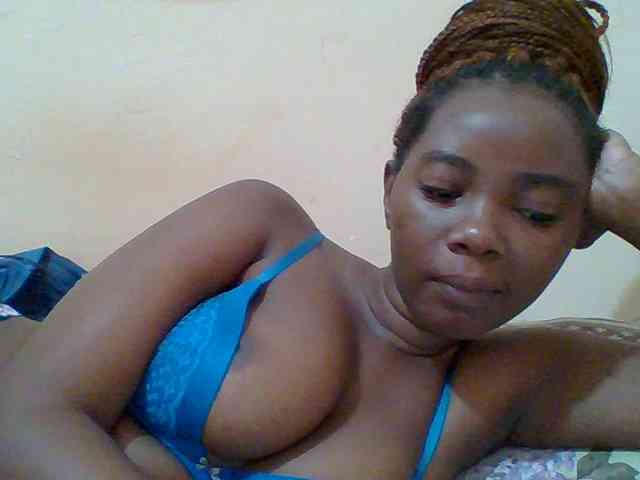 Sexyebonygal webcam