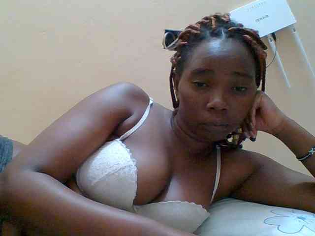 Sexyebonygal webcam