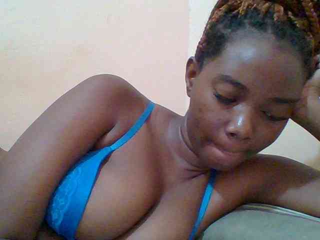 Sexyebonygal webcam