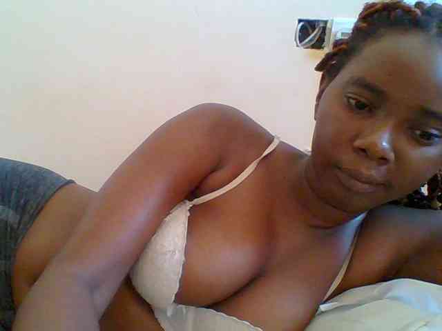 Sexyebonygal webcam
