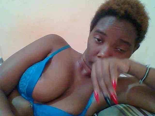 Sexyebonygal webcam