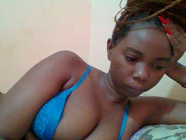 Sexyebonygal webcam