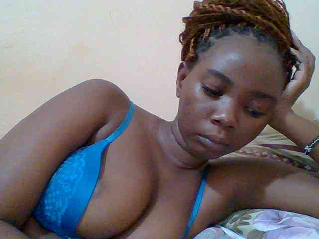 Sexyebonygal webcam