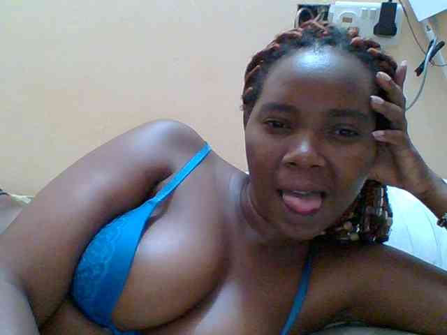 Sexyebonygal webcam