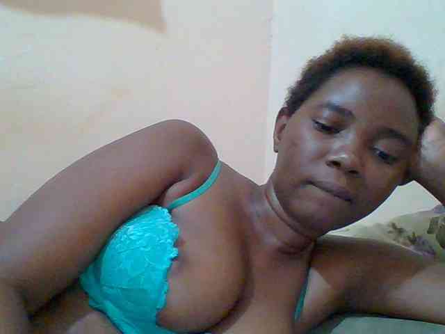 Sexyebonygal webcam