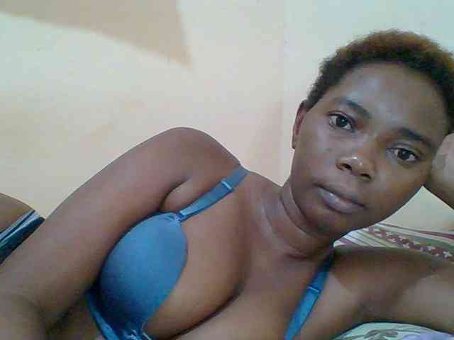 Sexyebonygal webcam