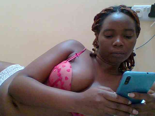 Sexyebonygal webcam