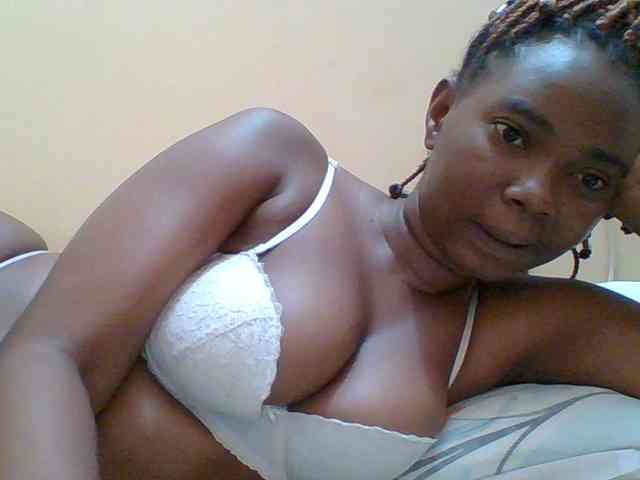 Sexyebonygal webcam