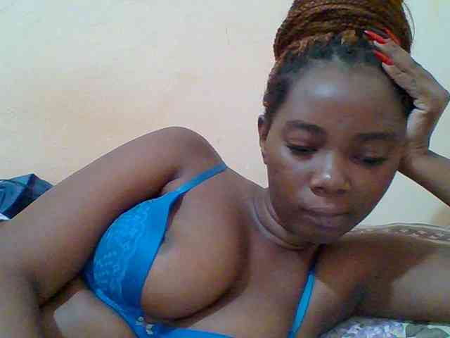 Sexyebonygal webcam