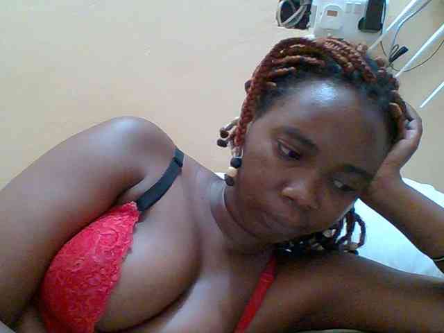 Sexyebonygal webcam