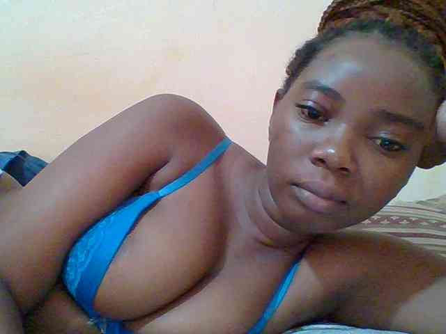 Sexyebonygal webcam