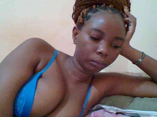 Sexyebonygal webcam