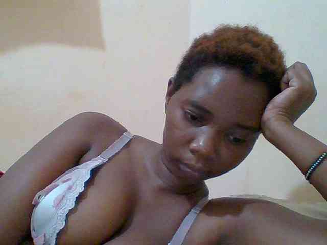 Sexyebonygal webcam