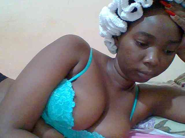 Sexyebonygal webcam