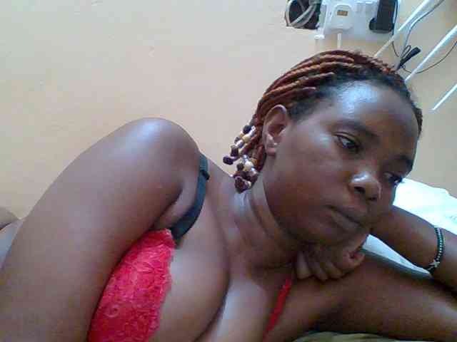 Sexyebonygal webcam