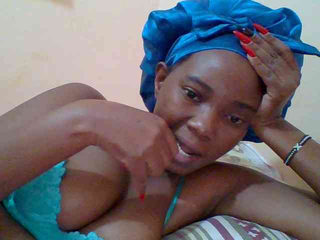 Sexyebonygal webcam