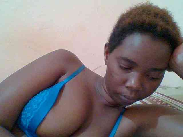 Sexyebonygal webcam