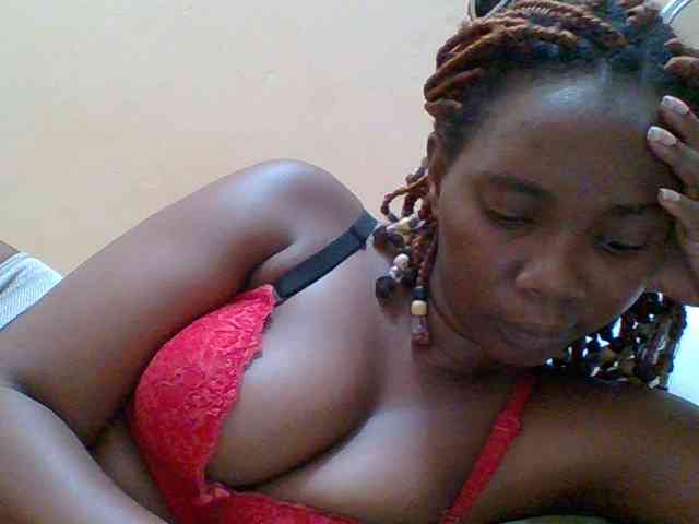 Sexyebonygal webcam