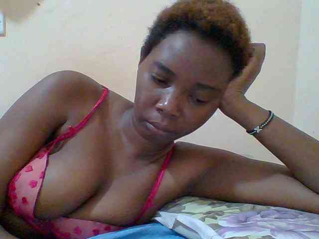 Sexyebonygal webcam