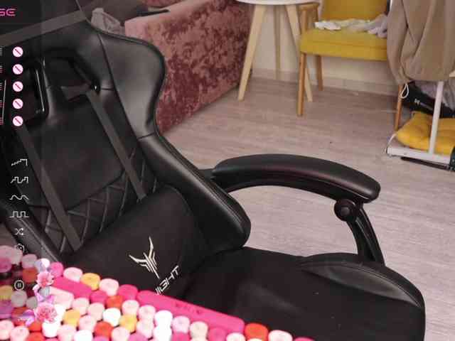 Saturday18 Live Webcam on BongaCams