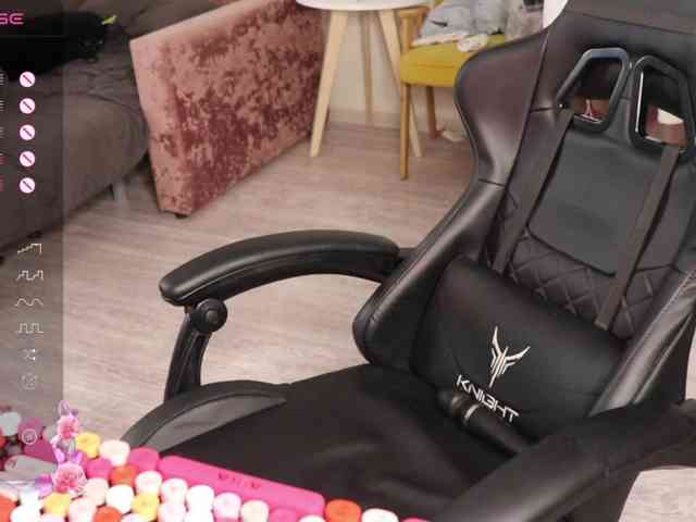 Saturday18 Live Webcam on BongaCams