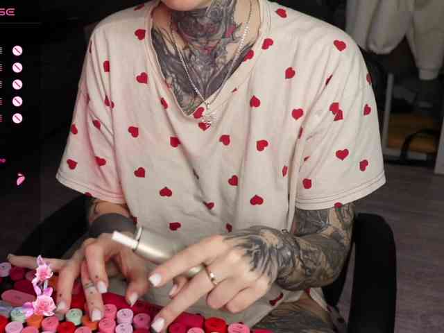 Saturday18 Live Webcam on BongaCams