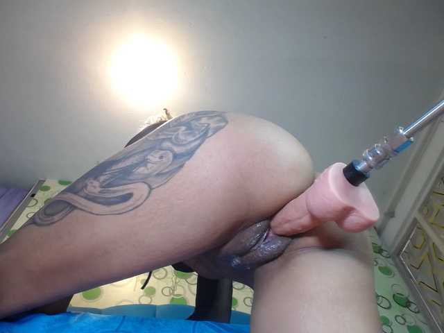 yeyecandy's BongaCams show and profile