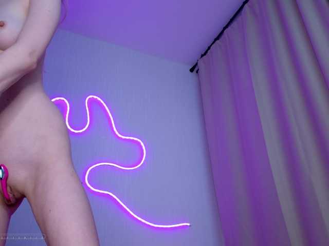 b4by-Emilia's BongaCams show and profile