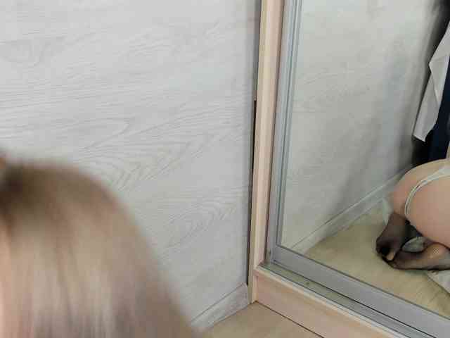 b4by-Emilia webcam