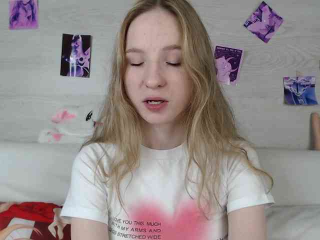 b4by-Emilia webcam