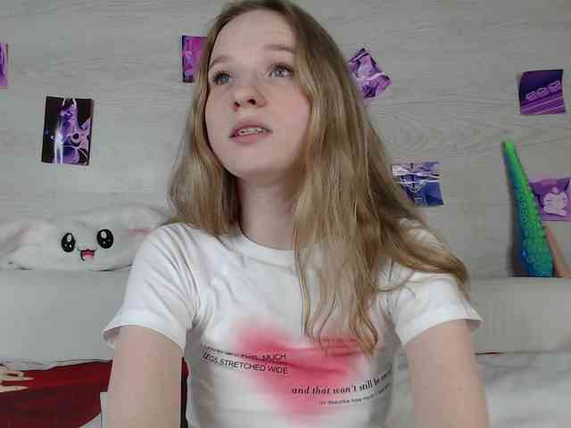 b4by-Emilia webcam