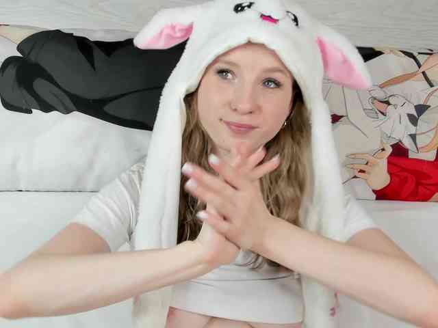 b4by-Emilia webcam