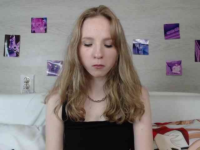 b4by-Emilia webcam