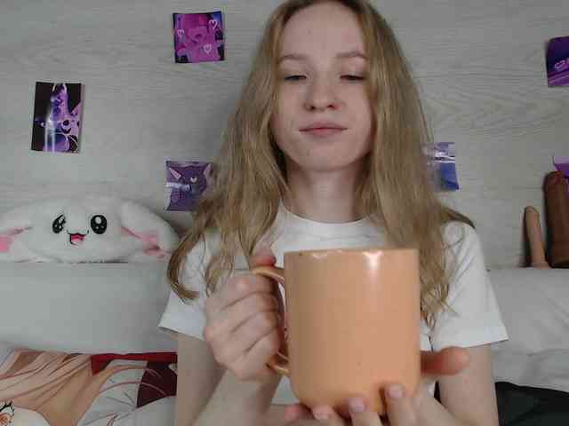 b4by-Emilia webcam