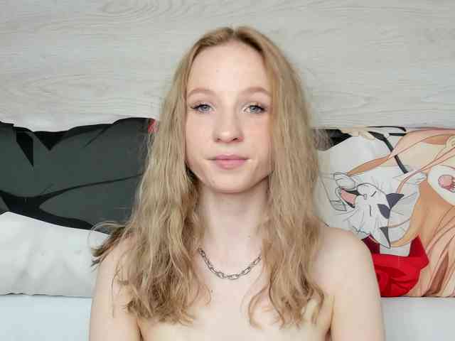 b4by-Emilia webcam