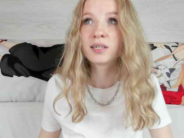 b4by-Emilia webcam