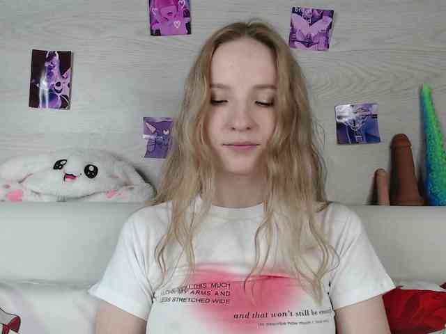 b4by-Emilia webcam