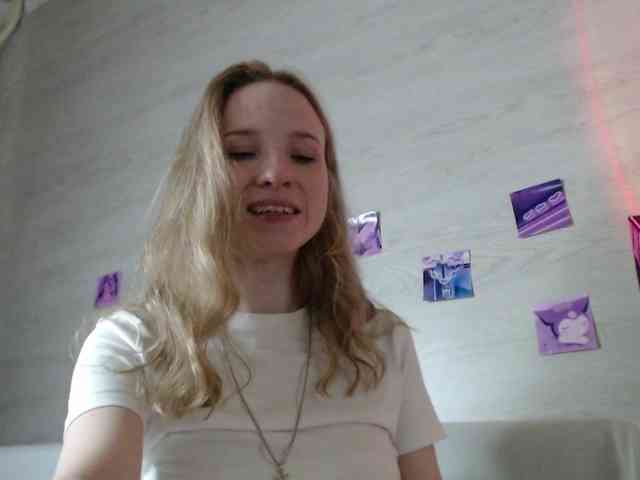 b4by-Emilia webcam
