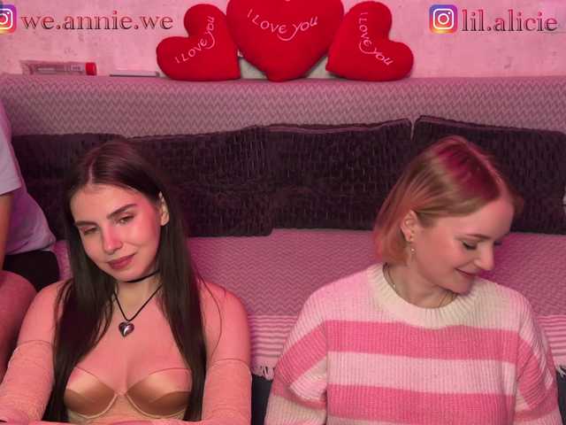 Sweety-couple's BongaCams show and profile