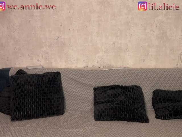 Sweety-couple's BongaCams show and profile