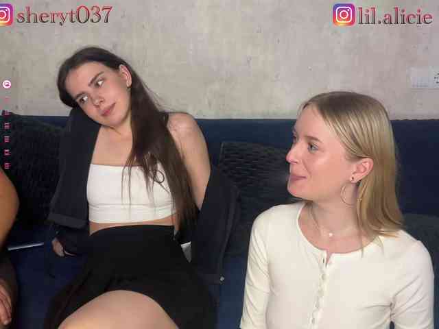 Sweety-couple Live Webcam on BongaCams
