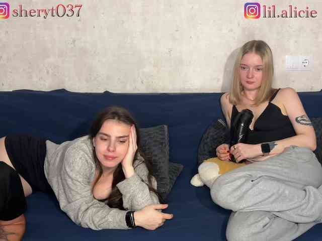 Sweety-couple Live Webcam on BongaCams