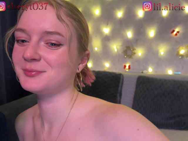 Sweety-couple Live Webcam on BongaCams
